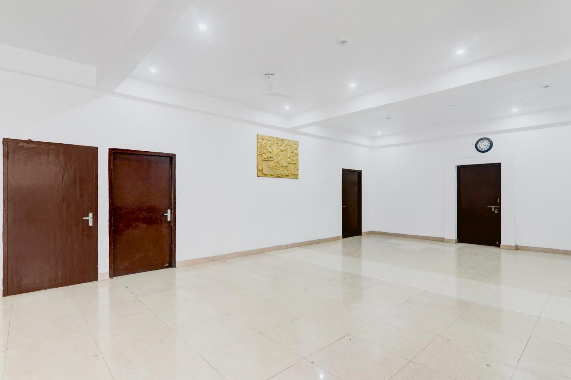Super Hotel O Insaf Nagar Munshipuliya Formerly Vibrant Chinhat Eksteriør billede