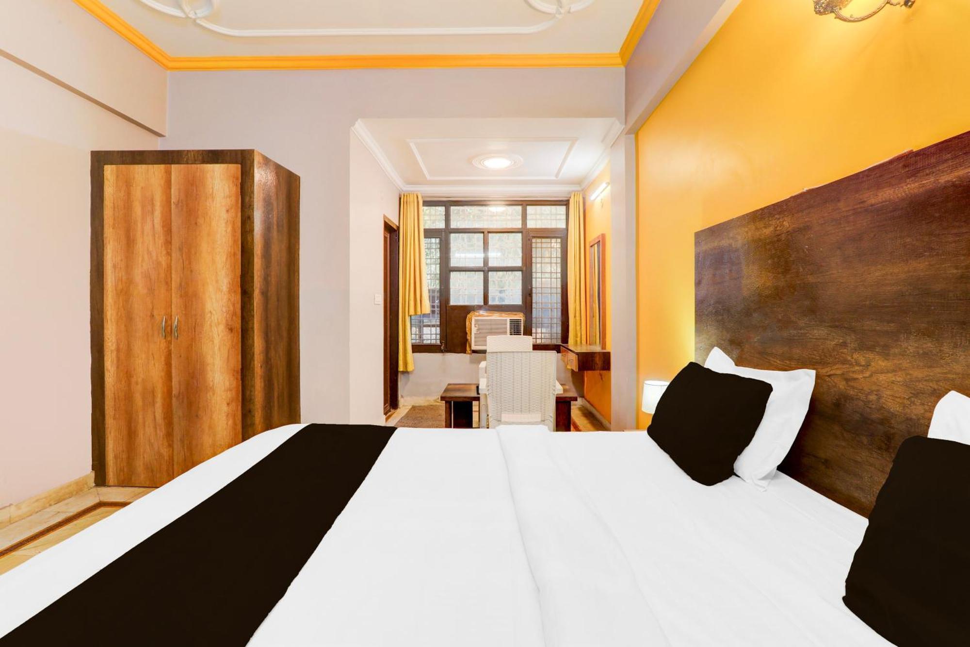 Super Hotel O Insaf Nagar Munshipuliya Formerly Vibrant Chinhat Eksteriør billede