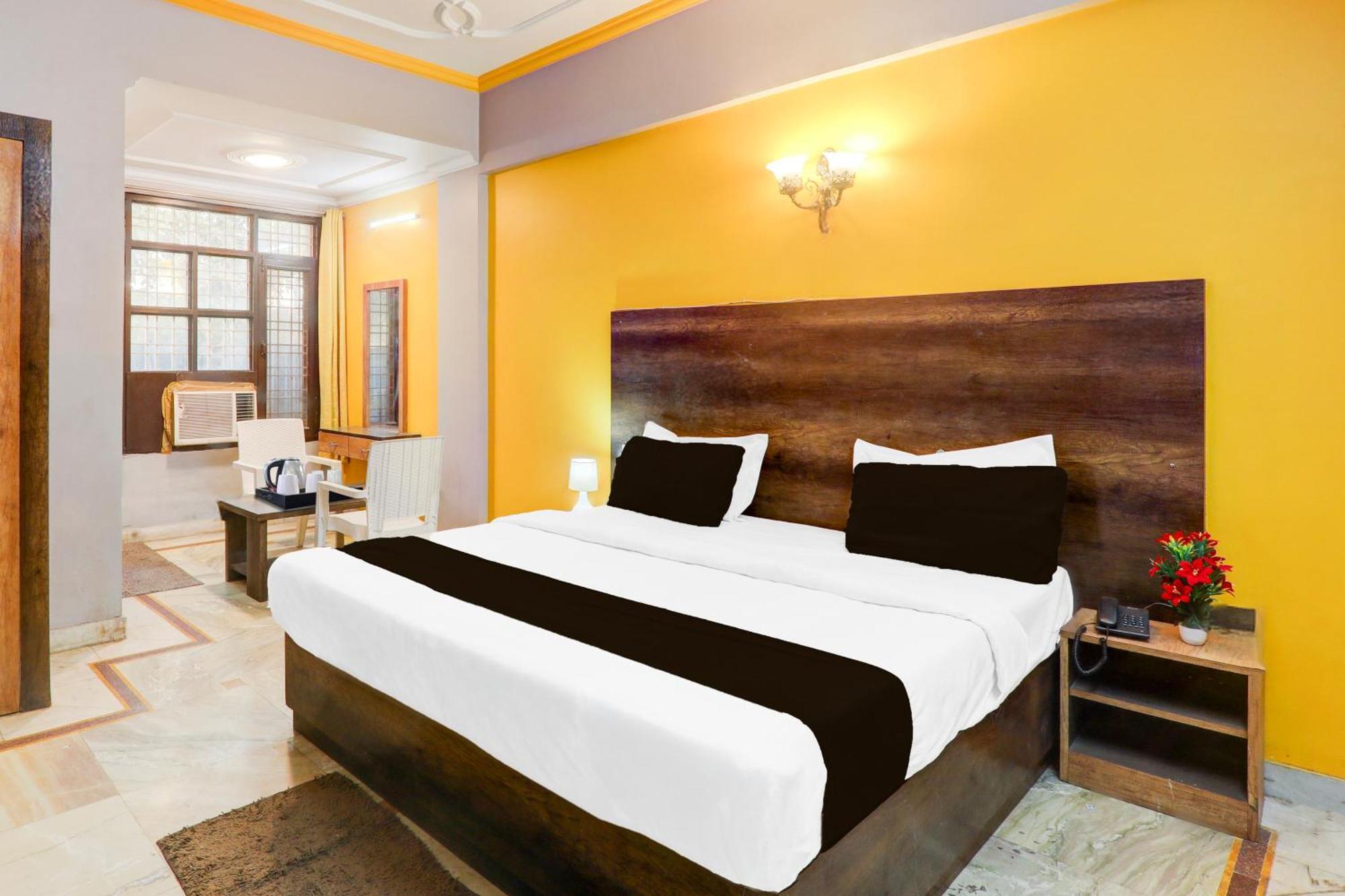 Super Hotel O Insaf Nagar Munshipuliya Formerly Vibrant Chinhat Eksteriør billede